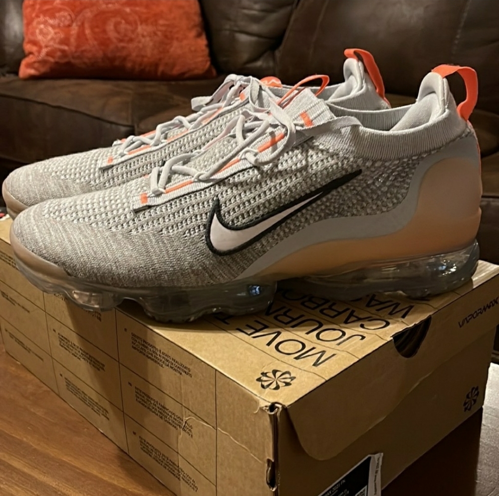 WORN ONCE! Nike Vapormax 2021. EXCELLENT condition!